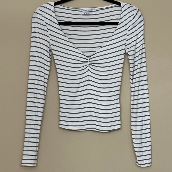 UO Stripped Top - Picture 3 of 9